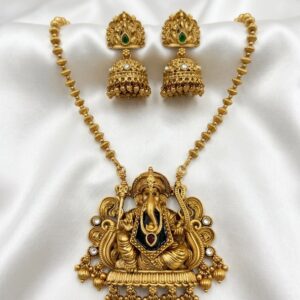 Vighneshwara Antique Pendant Set